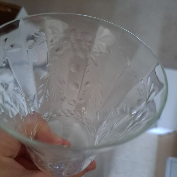 Vintage Crystal Wine Goblet With Etched Floral Design & Twisted Stem - Picture 8 of 15